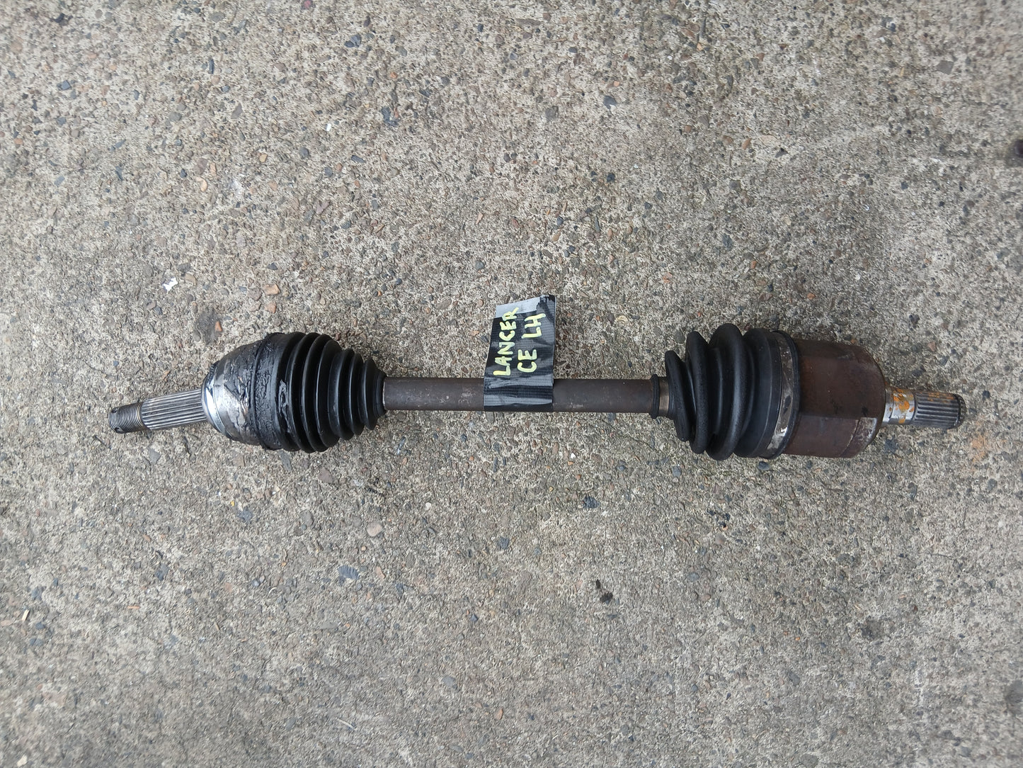 Drive Shaft Left-side Mitsubishi Mirage/Lancer CE 1996 - 2003