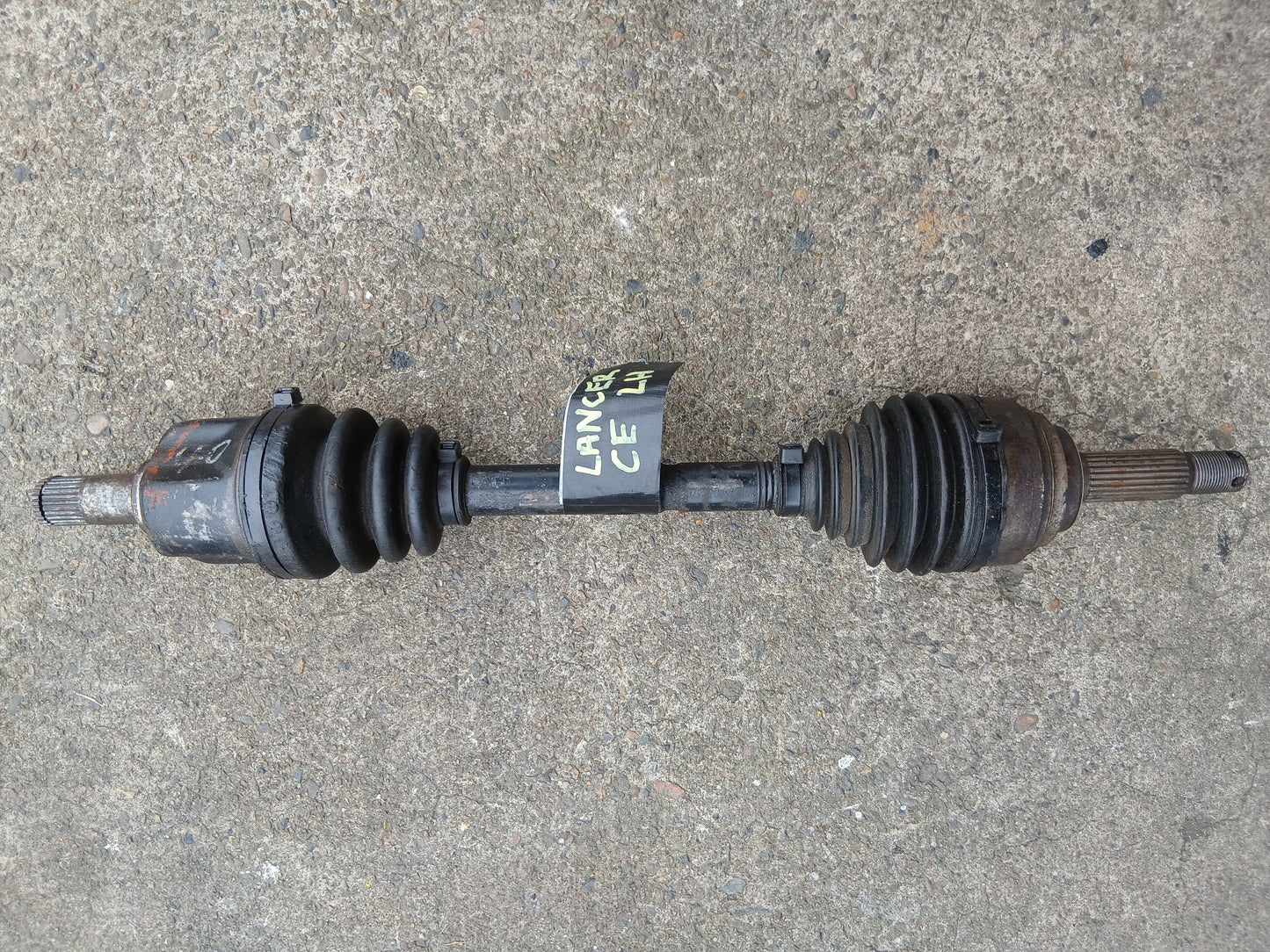 Drive Shaft Left-side Mitsubishi Mirage/Lancer CE 1996 - 2003