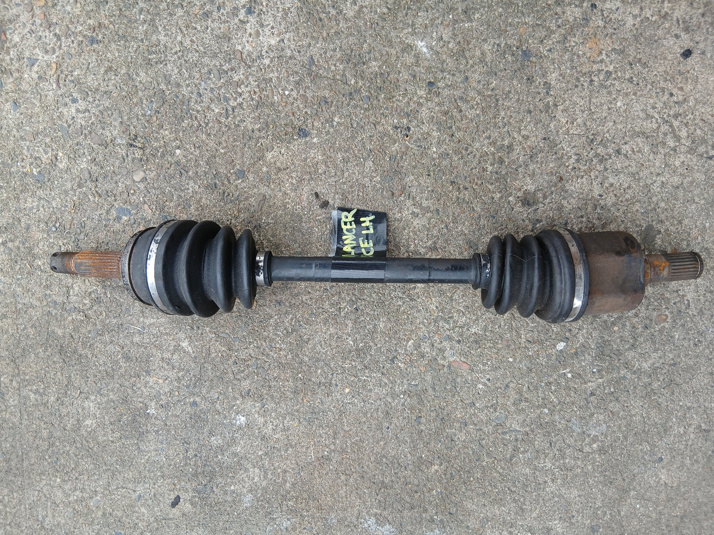 Drive Shaft Left-side Mitsubishi Mirage/Lancer CE 1996 - 2003