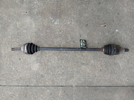 Drive Shaft Right-side Mitsubishi Mirage/Lancer CE 1996 - 2003