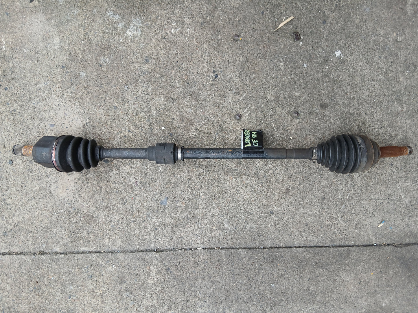 Drive Shaft Right-side Mitsubishi Mirage/Lancer CE 1996 - 2003