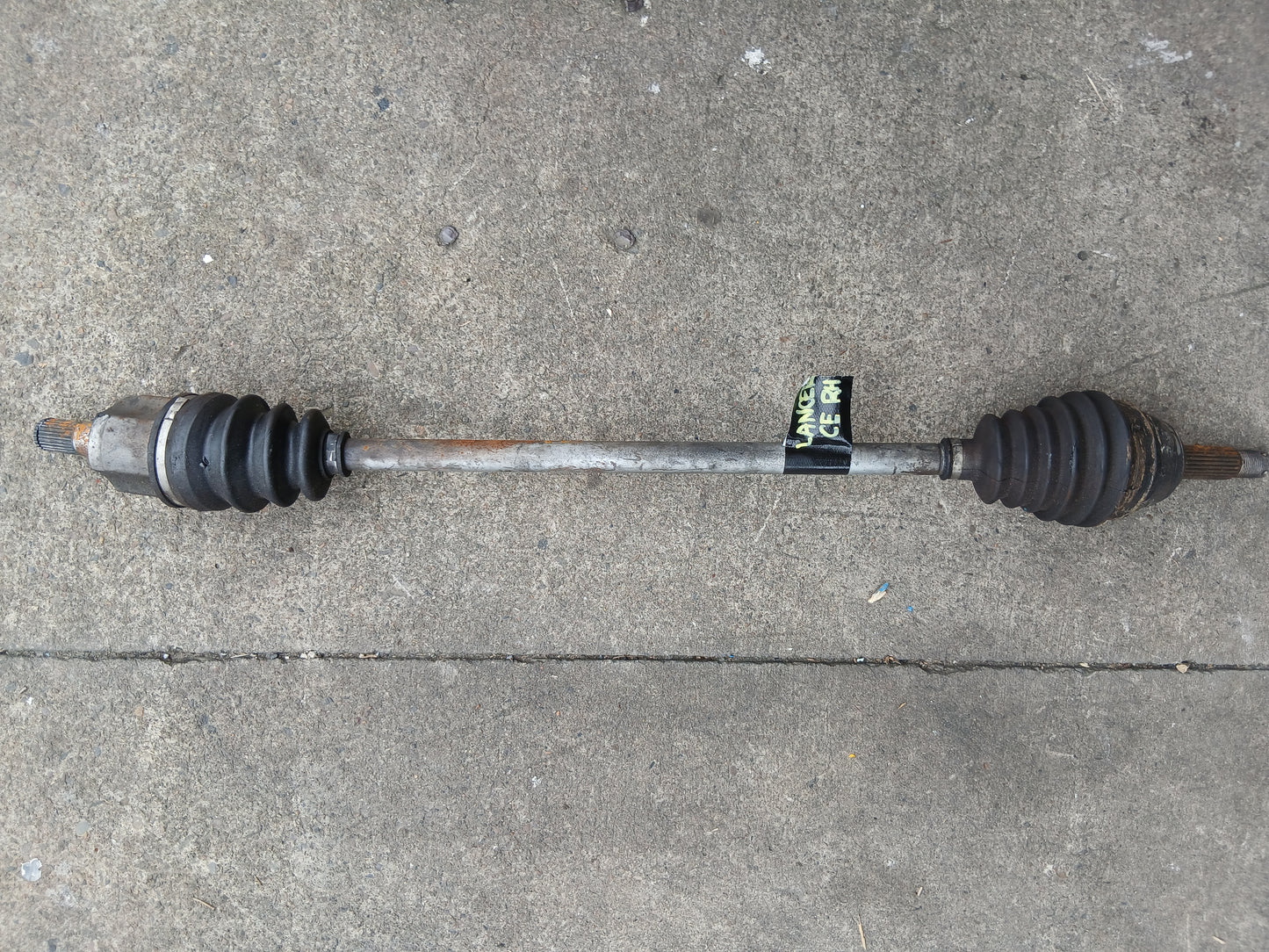 Drive Shaft Right-side Mitsubishi Mirage/Lancer CE 1996 - 2003